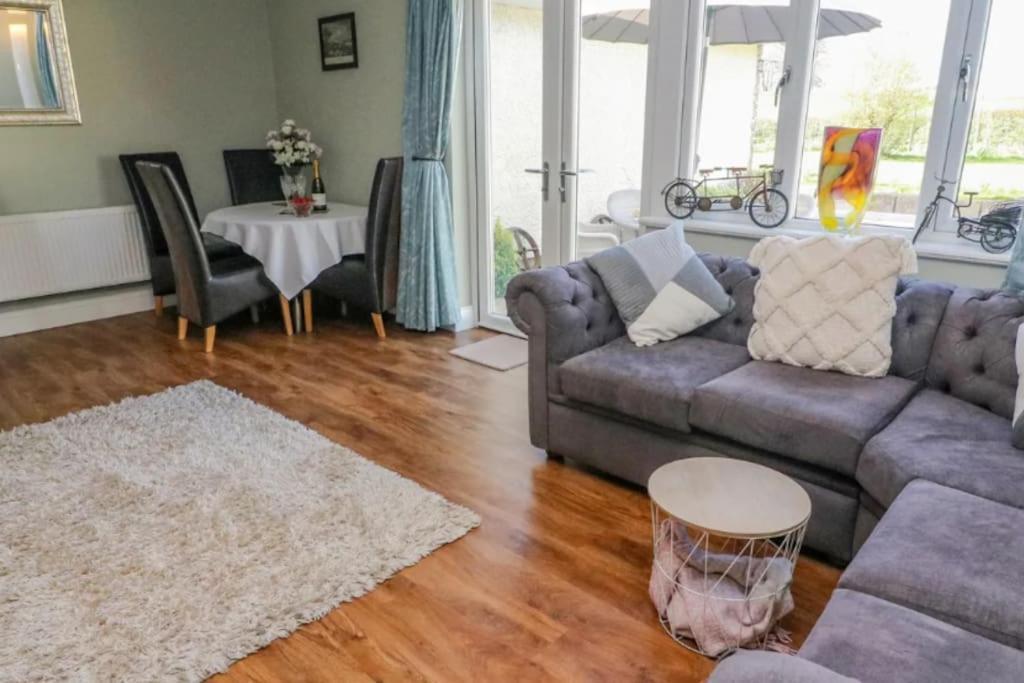 Two Acres- Spacious, Delightful, Pet Free Bungalow Levens Zewnętrze zdjęcie